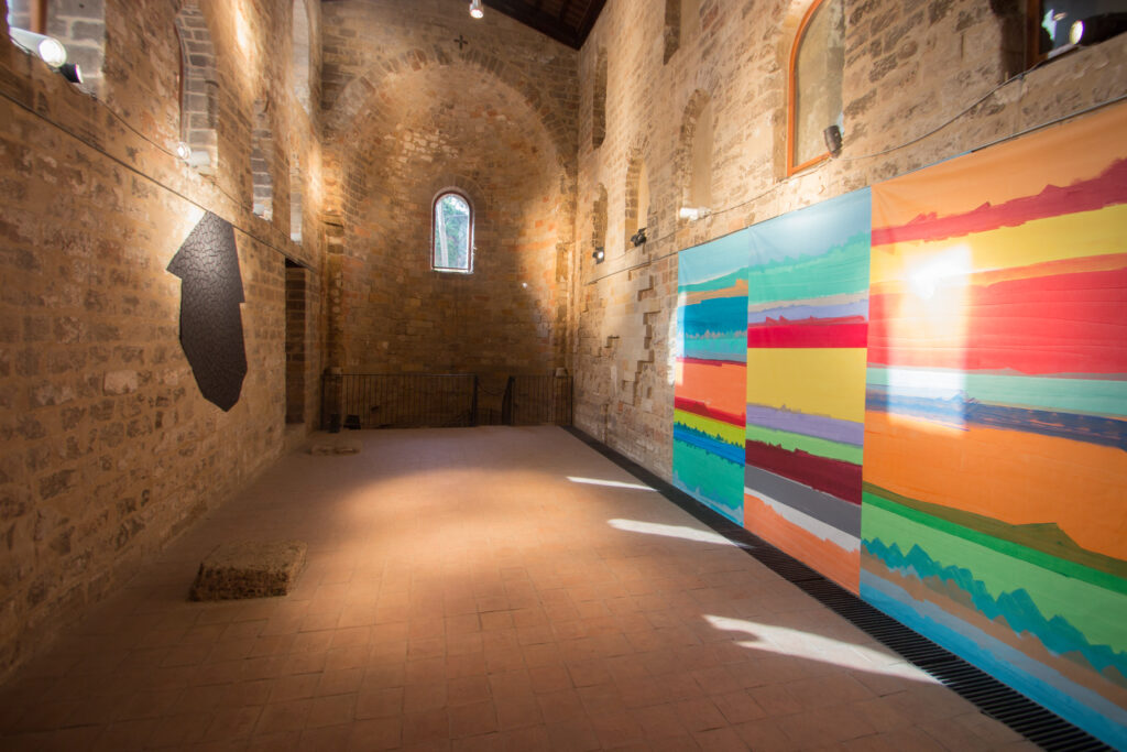 LATI, 2015, acrilico su tela, Visione della mostra, a cura di Osservatorio Arti Visive. Cappella dell'Incoronazione_Museo Riso, Palermo