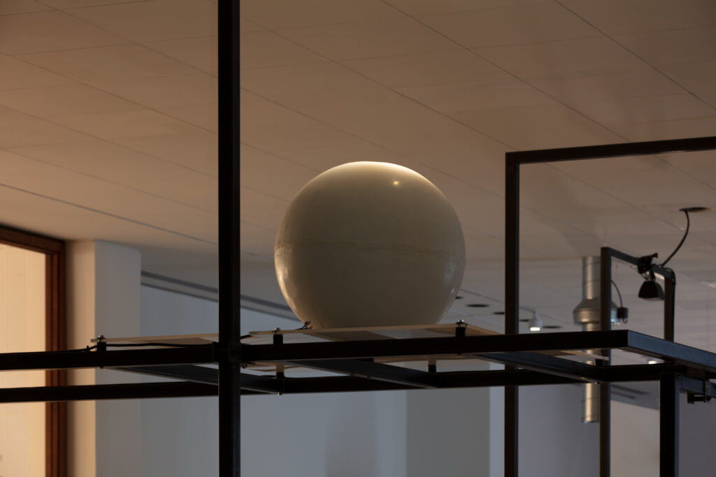 Rosa Barba, Conductor, 2014 Exhibition view, Neue Nationalgalerie, Berlin, 2021 Courtesy the artist and Esther Schipper, Berlin © Rosa Barba / VG Bild-Kunst, Bonn, 2021 Photo © Andrea Rossetti